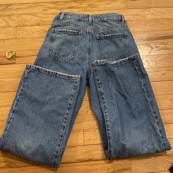 Light wash garage jeans - Picture 2 of 2